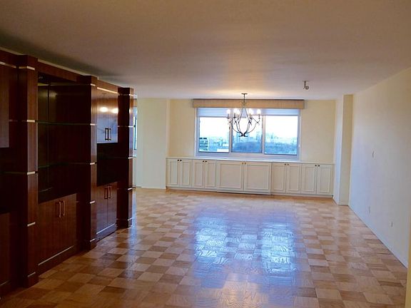 2nd image of 2150 Center Ave APT 14H