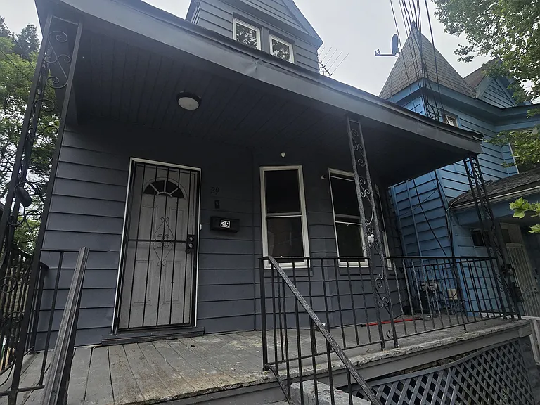 29 Grove Ter #G1 — Photo 1