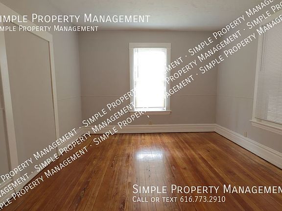 4th image of 15 La Belle St SE #1