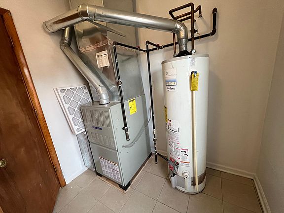 5th image of 3647 S Wallace St #2