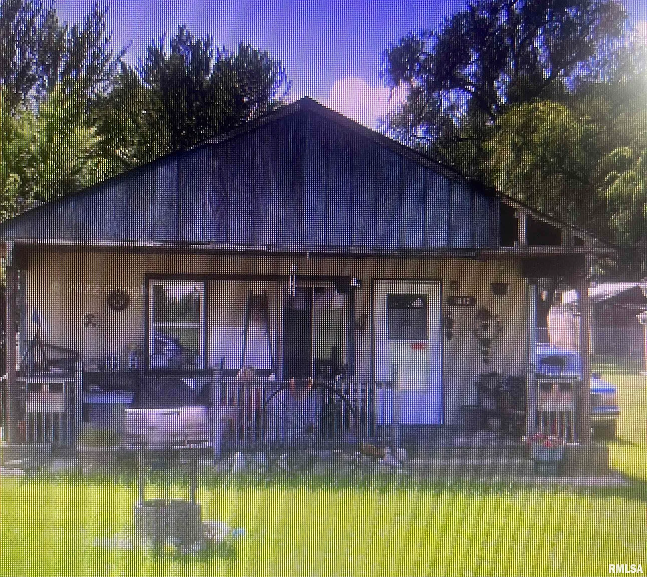 1512 Hillview Dr photo 1