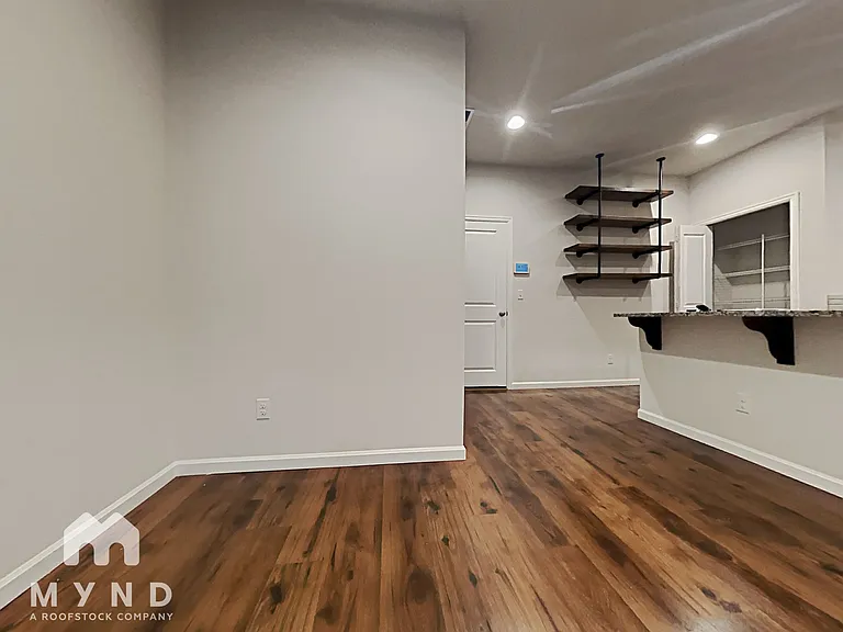 7267 NW 164th Ave — Photo 5