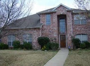 1009 Raspberry Ln, Crowley, TX 76036
