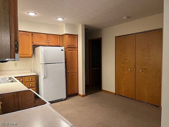 5th image of 906 Avalon Dr
