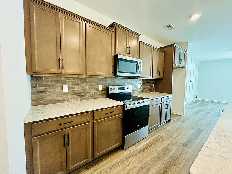 7121 Fisk Dr NE — Photo 17