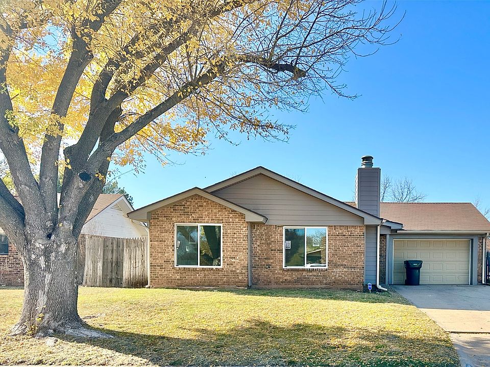 1st image of 726 Chaucer Dr