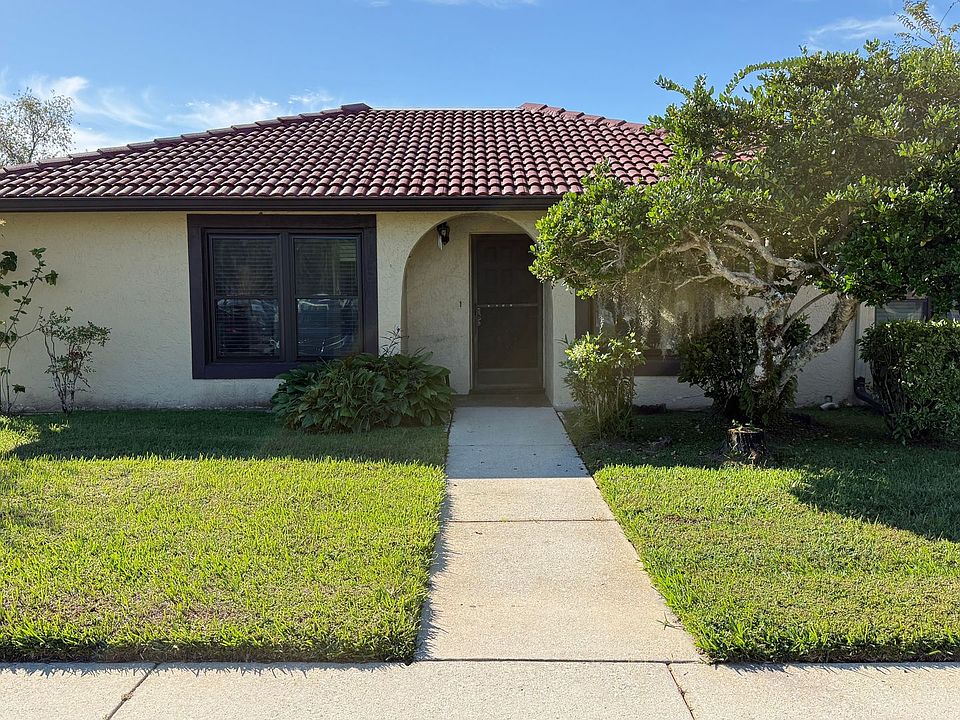 1st image of 555 Hunter Cir