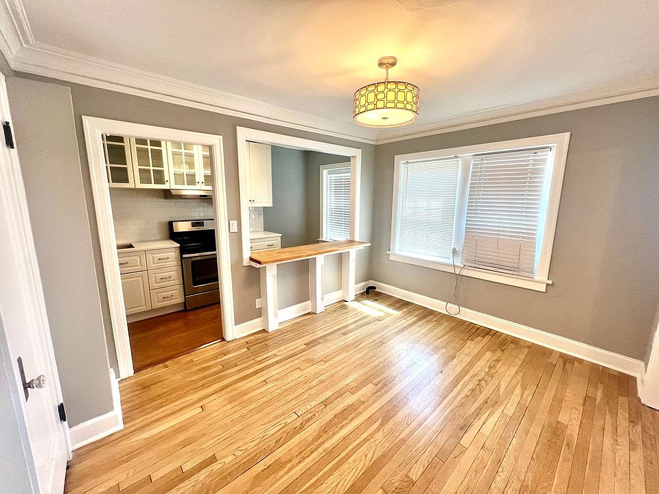 1st image of 127-129 E 46th St #11