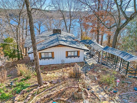 5th image of 8615 White Oak Dr