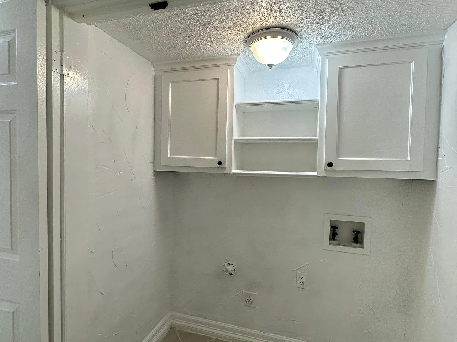 2918 Emberwood Dr — Photo 3