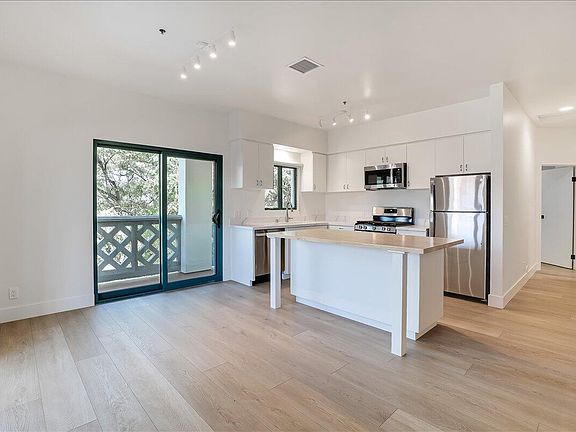 4th image of 602 Anacapa St #F