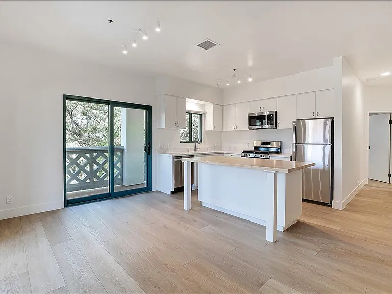 602 Anacapa St #F — Photo 4