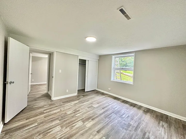 2527 Lynner Dr — Photo 7