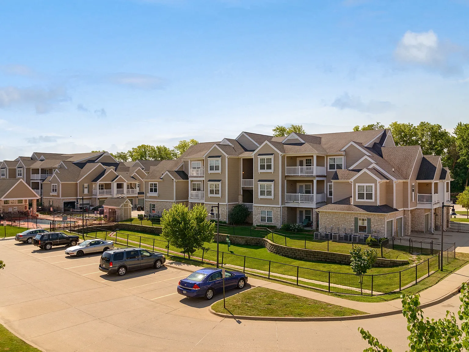 Mansions at Jordan Creek — Photo 4
