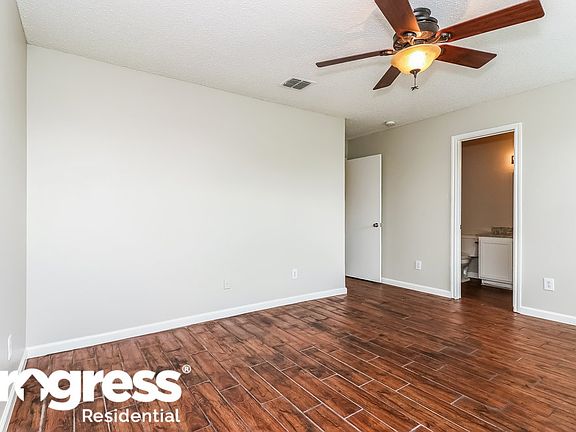 4th image of 16549 Jasmine Springs Dr