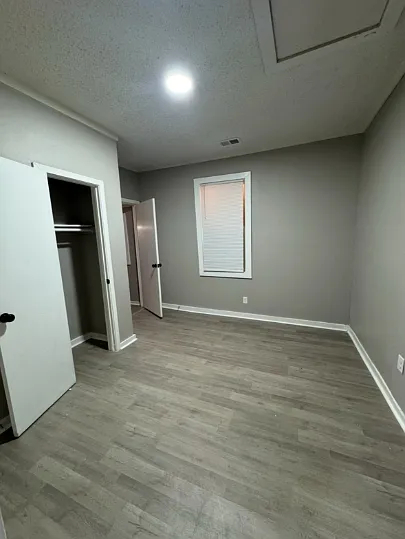 1006 Emmie St — Photo 7