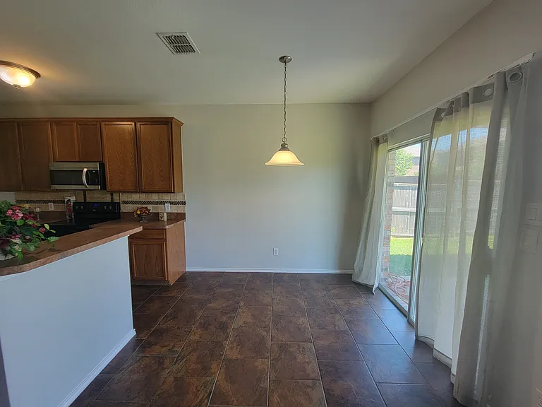 7409 Brent Way — Photo 4