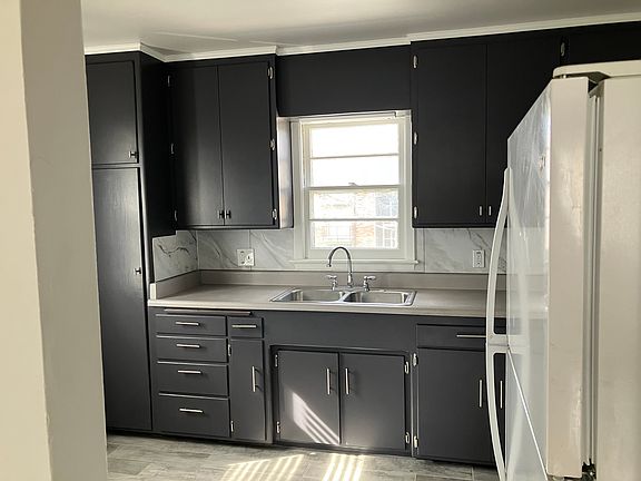 2nd image of 1950 Garfield St #2