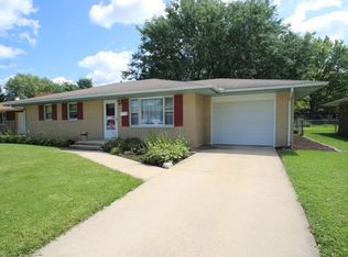 426 Rebecca Rd, Belvidere, IL 61008