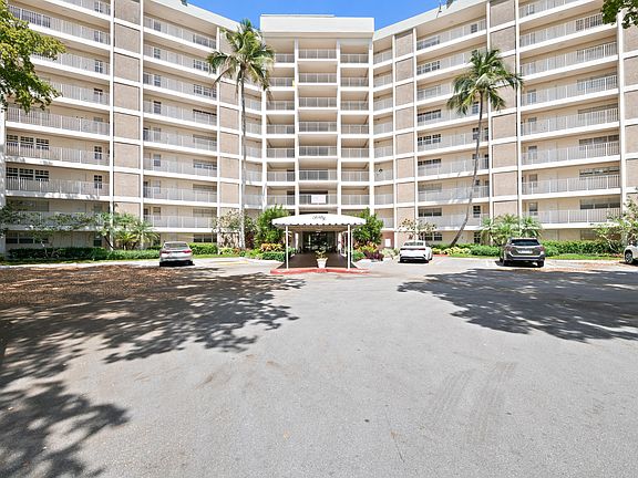 3rd image of 3051 N Course Drive #211