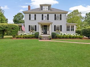 21 Middle St, Hingham, MA 02043
