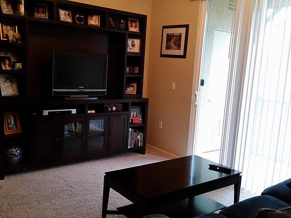 Main Hall/Living Room - 1