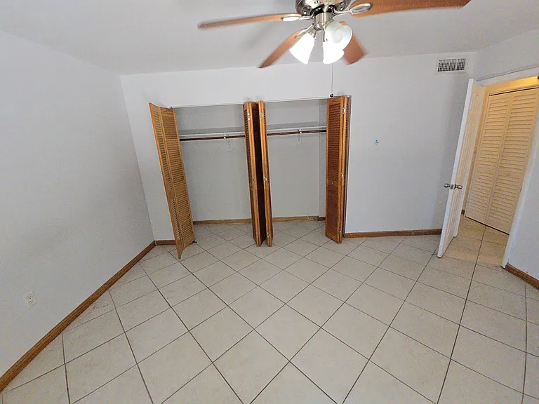 11610 N Bayshore Dr #1B — Photo 12