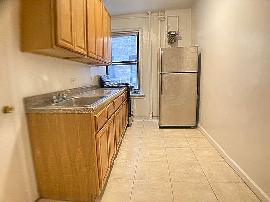 3rd image of 436 Fort Washington Ave #2J