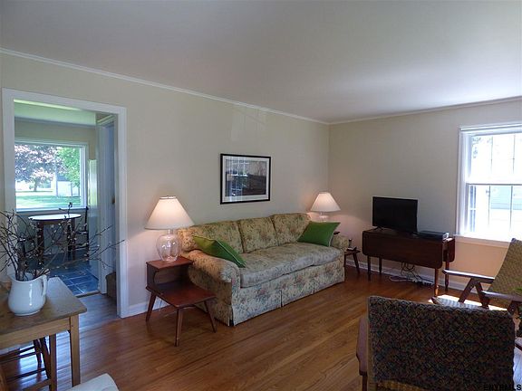 5th image of 9 Slater Dr