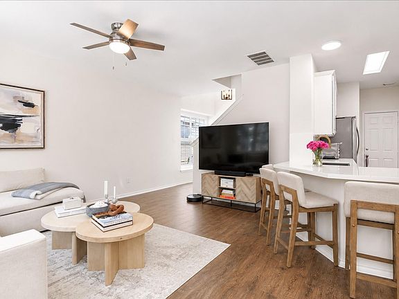 3rd image of 55 Ledgestone Pl