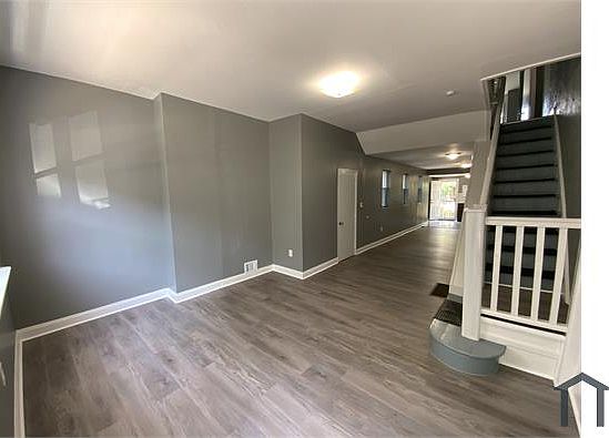 5th image of 2143 N Woodstock St