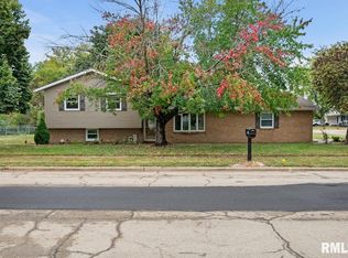 911 N Bradley Ave, Chillicothe, IL 61523