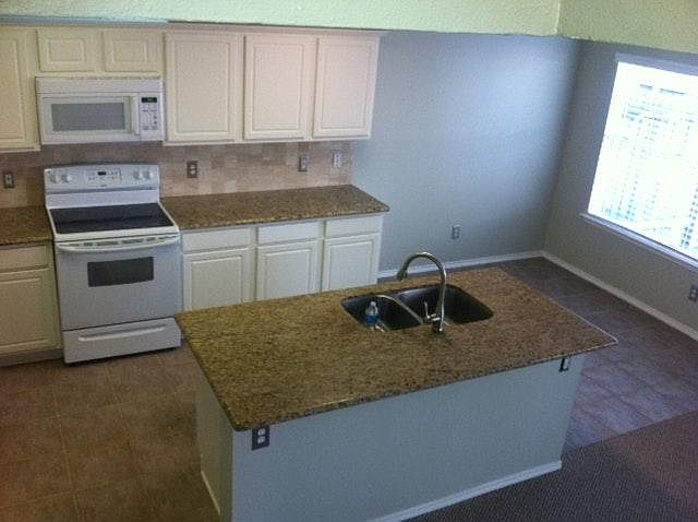2nd image of 183 N Villa Oaks Dr