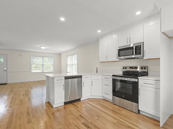 4th image of 7 W Chapel St #1