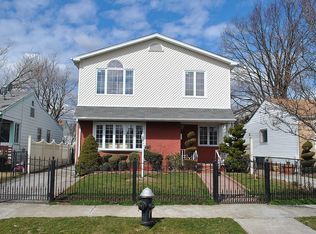 12142 237th St, Jamaica, NY 11422
