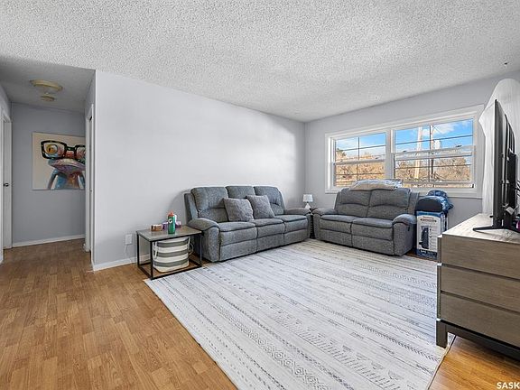 4th image of 4008 DEWDNEY AVENUE