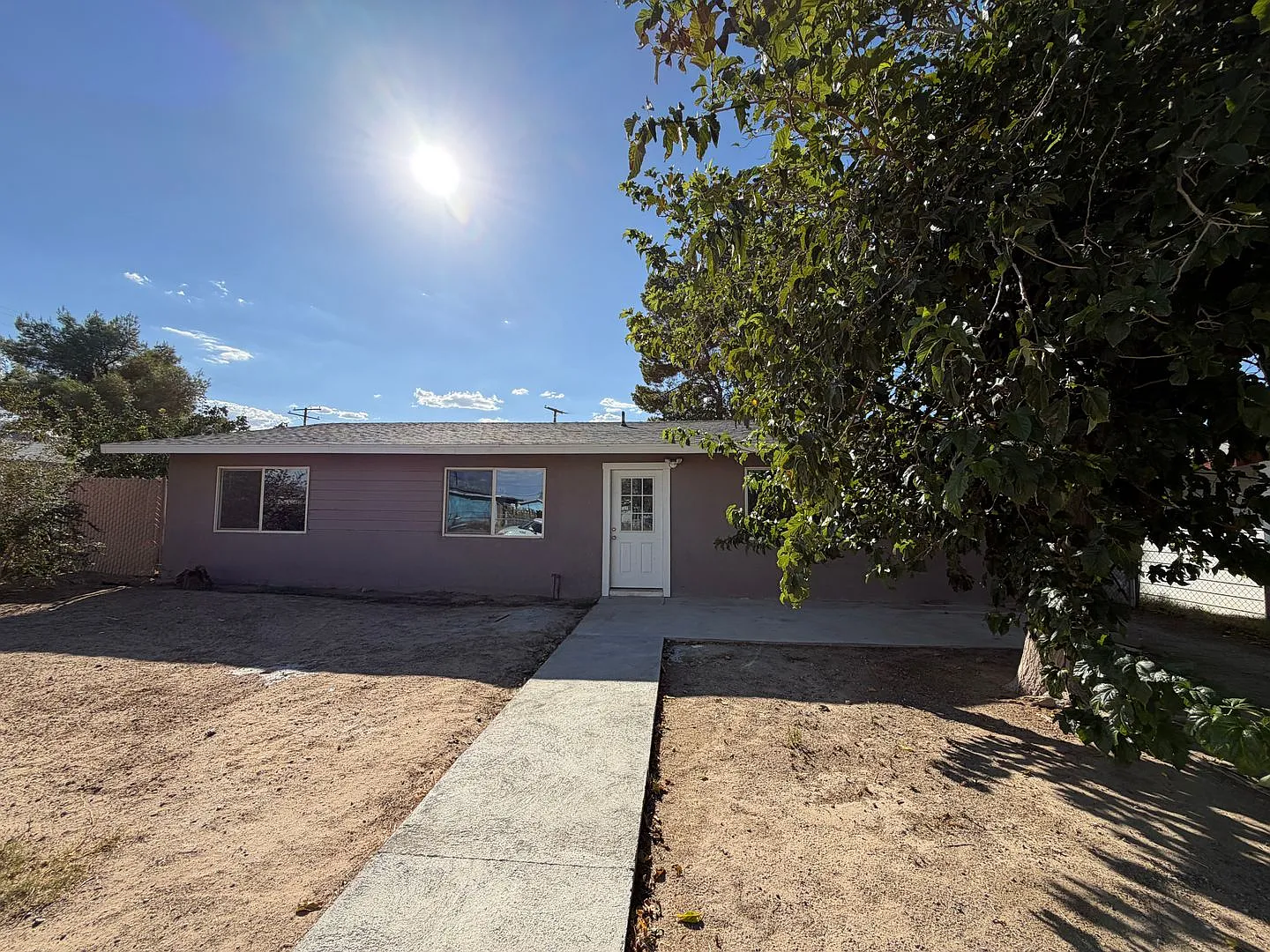 3 Bedroom 2 Bathroom House Located in Grandview — Photo 2