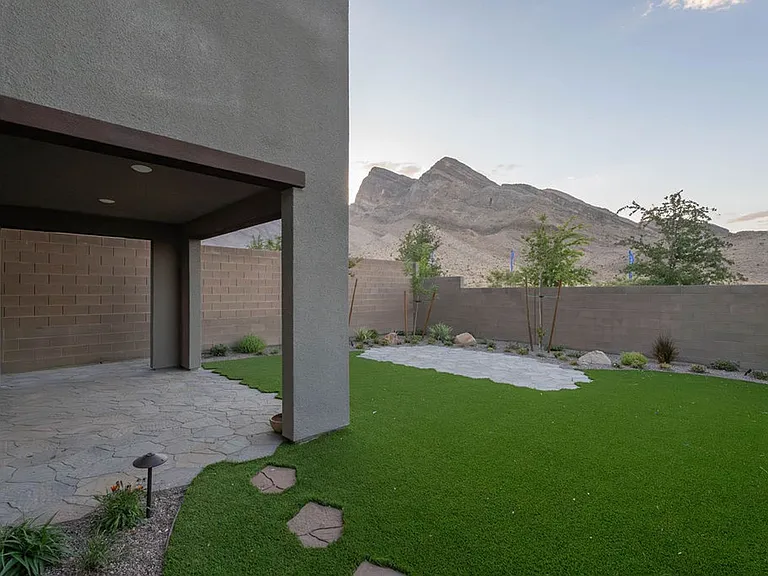11620 Desert Hollow Ave — Photo 46