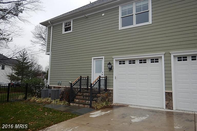 1st image of 205 Niblick Dr SE