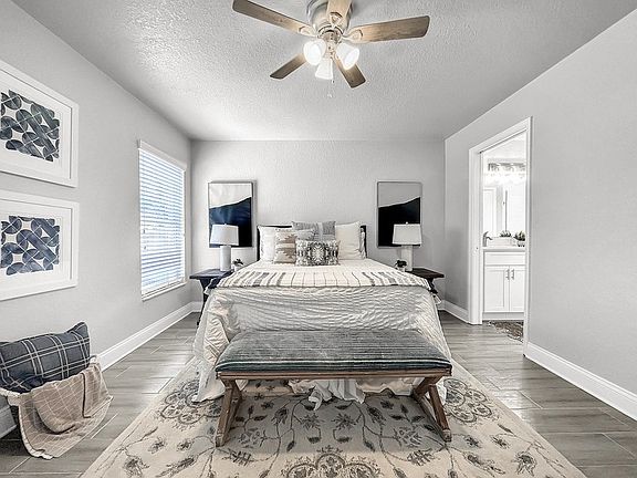 3rd image of 685 Berkley Pointe Dr