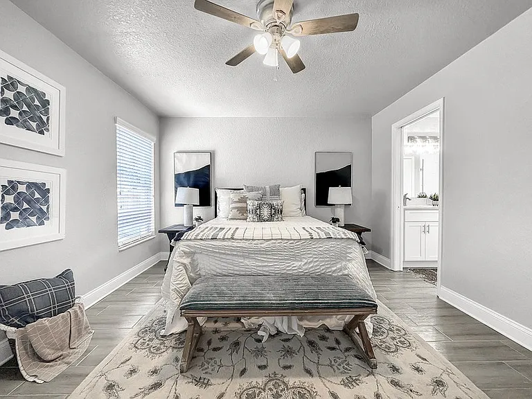 685 Berkley Pointe Dr — Photo 3
