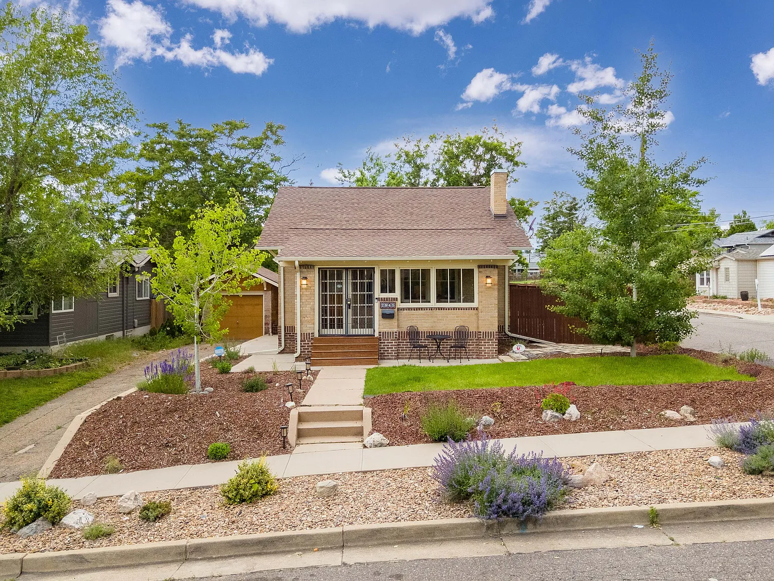 2945 Benton St — Photo 1