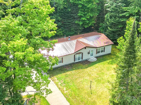 14200 Scenic Ct, Cheboygan, MI 49721