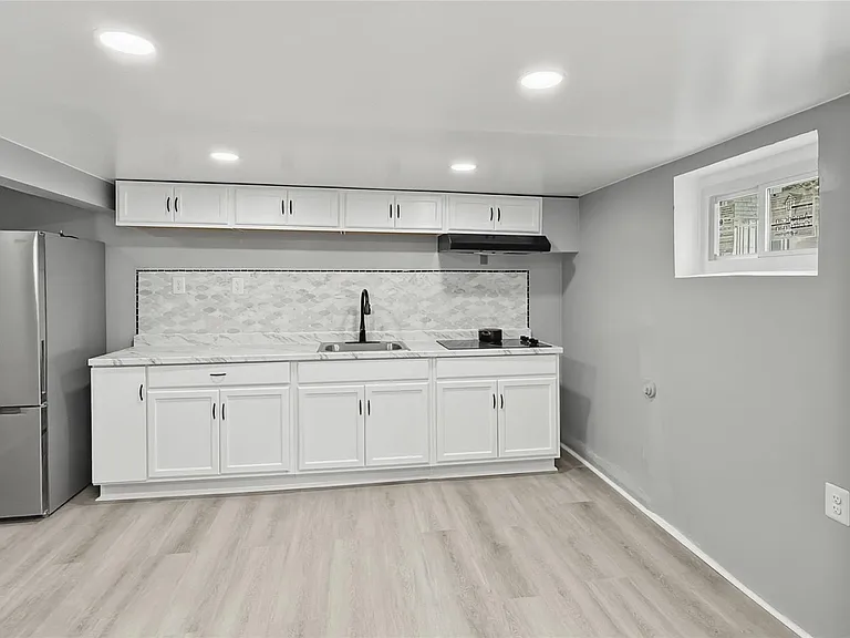 429 S 3rd Ave — Photo 3