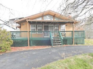 7563 Eagle Rock Dr, Tobyhanna, PA
