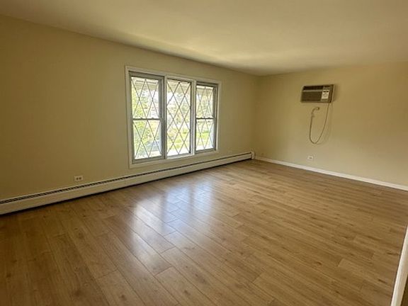 2nd image of 4509 Forest Ave APT 2N
