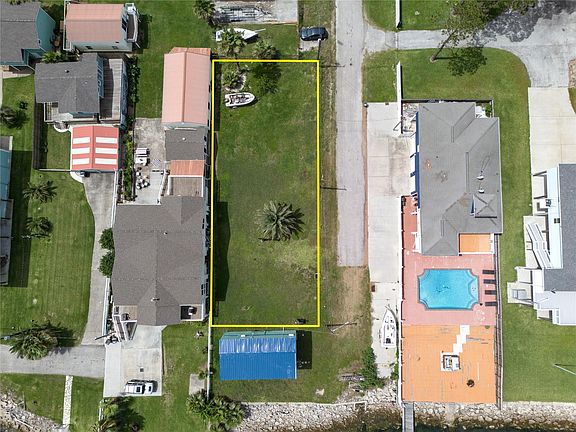 2nd image of 1917 Avenue A