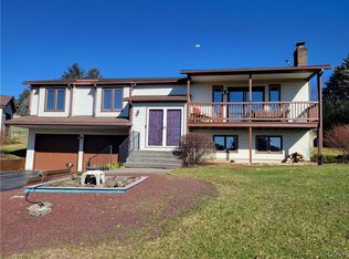 4015 Friars View Dr, Northampton, PA 18067