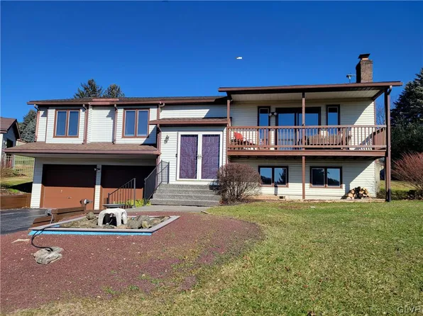 4015 Friars View Dr, Northampton, PA 18067