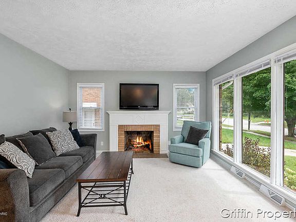 5th image of 2059 Janes Ave NE